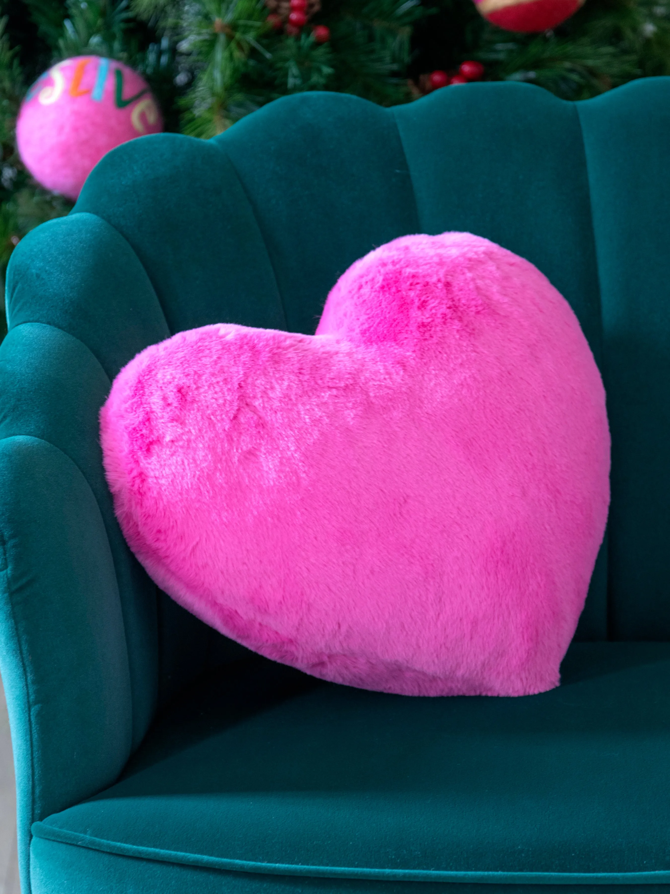 Shiraleah Jovi Heart Pillow, Pink